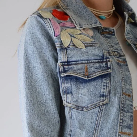 🎉Denim Jean Cropped Jacket with Floral Embroidery! - Picture 2 of 7